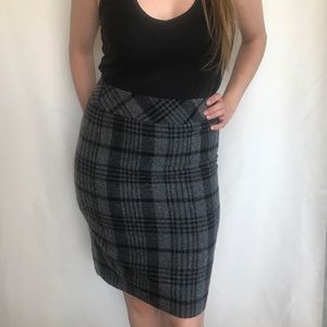 Ann Taylor Loft gray & black wool plaid skirt A229
